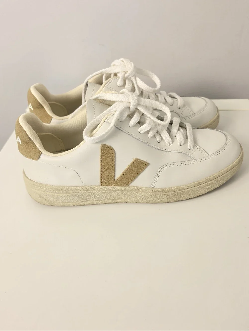 Veja V-12 Leather Suede Sneakers White Dune Size US 8 EU 39